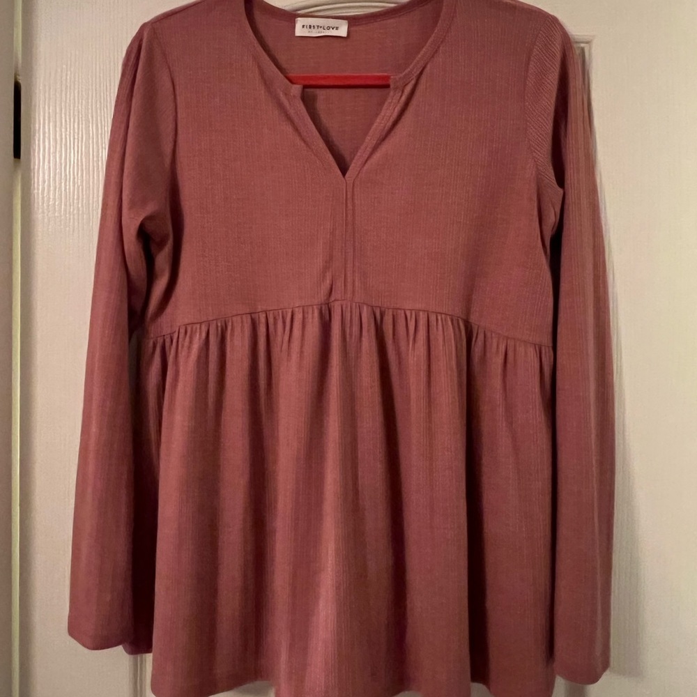 Peplum maternity top